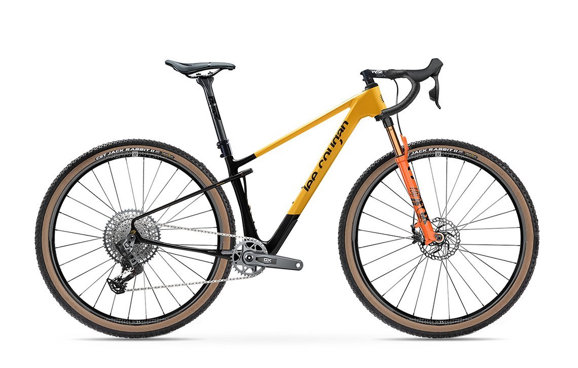 Mit SRAM GX Transmission und Fox 32 Factory kommt das Lee Cougan auch bei den Komponenten mit einer MTB-Ausstattung. Nur die SRAM Rival AXS Brems-/Schalthebel machen hier einen Unterschied.