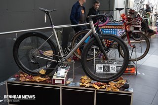 Erfrischend ehrlich: Titan, aber kein 3D-Druck am Gravel Bike von Wheel Dan. Erfrischend ehrlich: Titan, aber kein 3D-Druck am Gravel Bike von Wheel Dan.